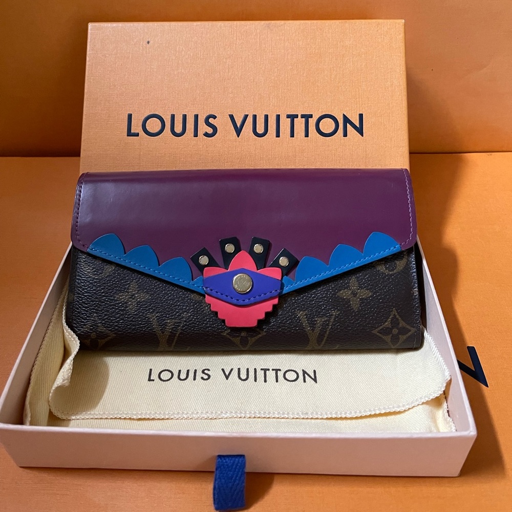 Authentic LV Limited Edition Totem Wallet